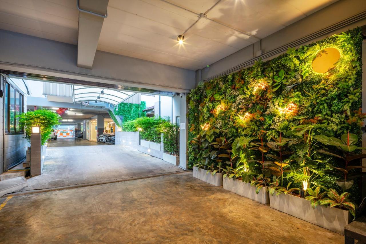 Penyos Service Apartment Bangkok Exteriör bild