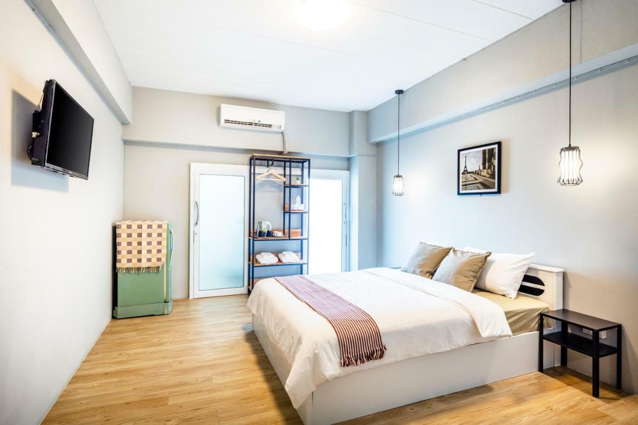 Penyos Service Apartment Bangkok Exteriör bild