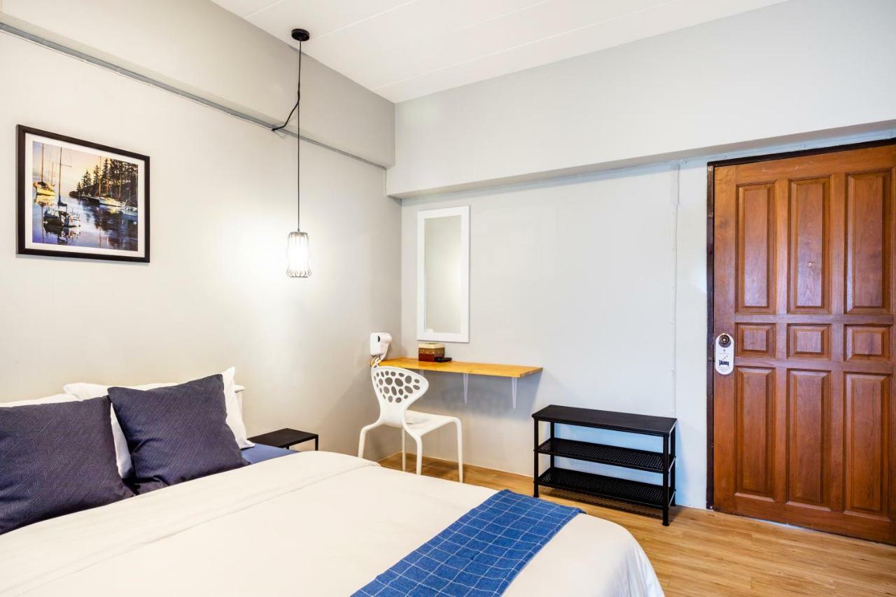 Penyos Service Apartment Bangkok Exteriör bild